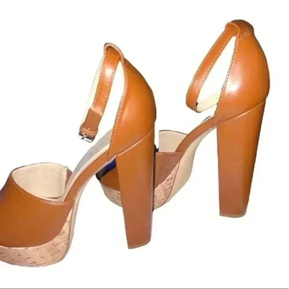 Nicole Miller Leather Platform Block Heel - Picture 3 of 15